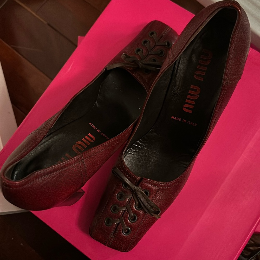 Rare Miu Miu red lace-up oxford close toe heel